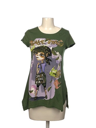 Diğer T-shirt %70 İndirimli.