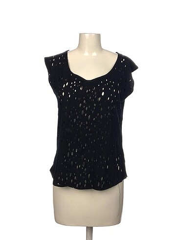Zara T-shirt %70 İndirimli.
