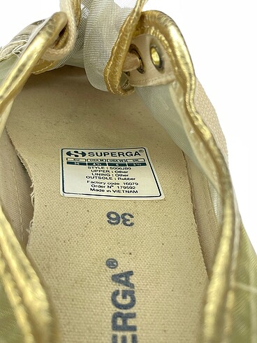 36 Beden çeşitli Renk Superga Spor Ayakkabı %70 İndirimli.