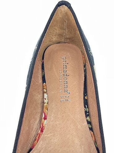 38 Beden siyah Renk Vintage Love Babet %70 İndirimli.