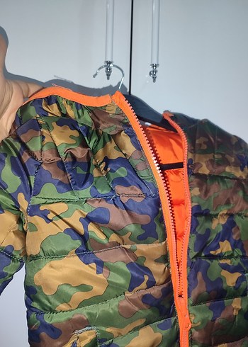 Kapüşonlu Kamuflaj Desenli Erkek Çocuk Mont - Görsel 2