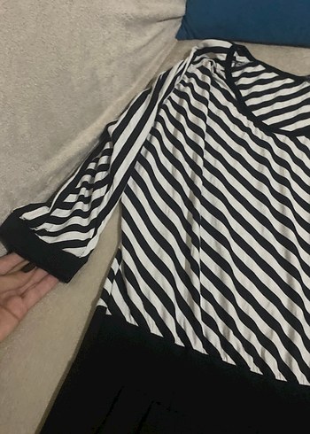 Siyah beyaz mini elbise günlük kullanıma da uygundur - Görsel 3