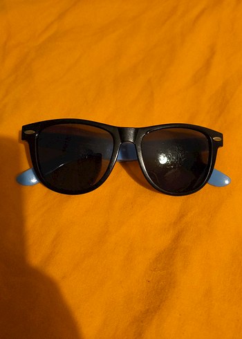 Siyah Güneş Gözlüğü - Görsel 2