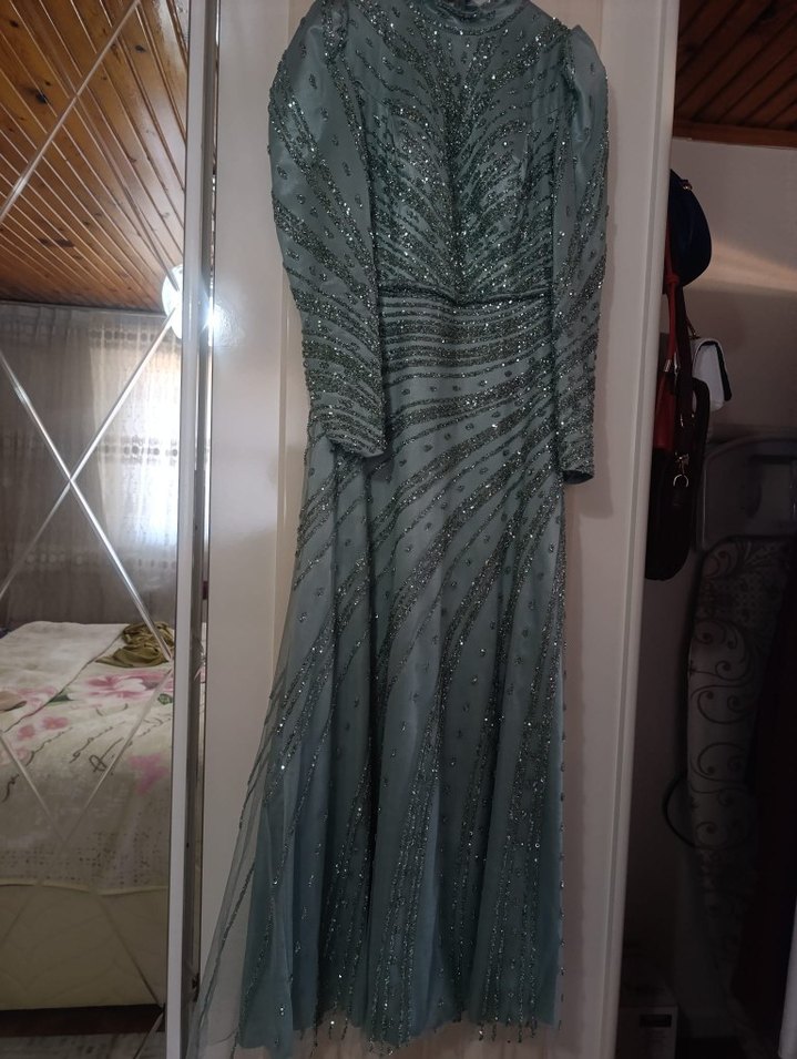 şu yeşili taşlı tesettür abiye - Görsel 5