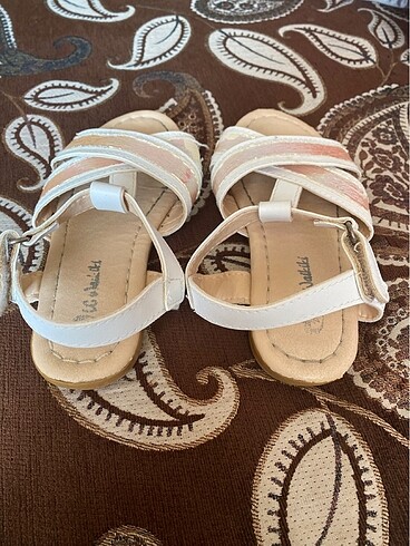 LC Waikiki Kız çocuk sandalet