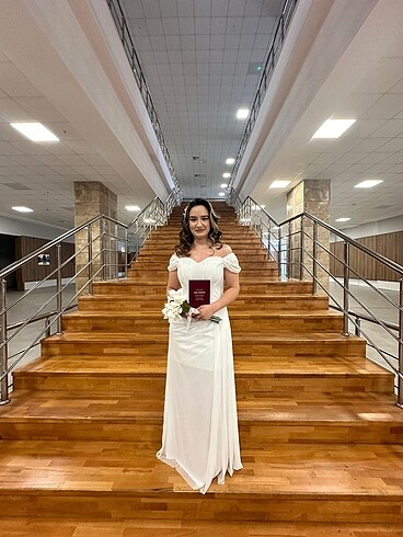 Beyaz nikah elbisesi