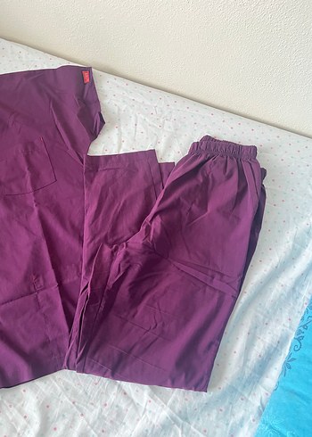 Mor Renkli Kısa Kollu Hemşire Önlüğü - Görsel 3