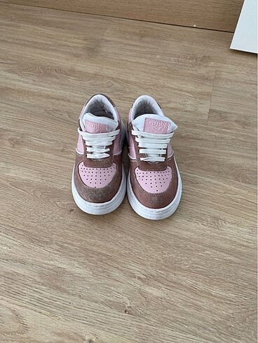 Guess sneaker
