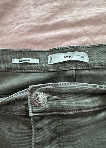 Mango Kadın Haki Bel Detaylı Mom Jean