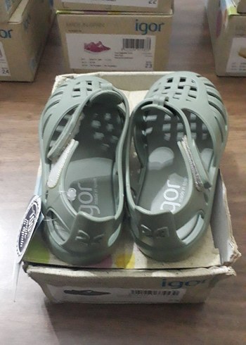 23 Beden Igor Tobby Solid Unisex Çocuk Sandalet