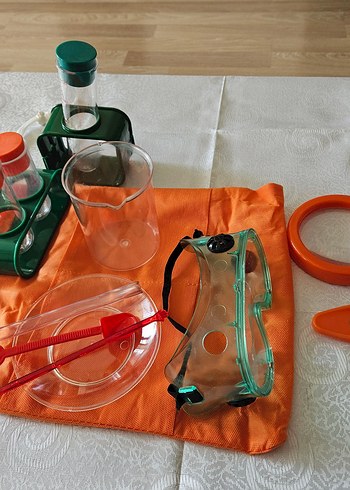 Turuncu Bilim Deney Seti ve Güvenlik Gözlüğü - Görsel 2