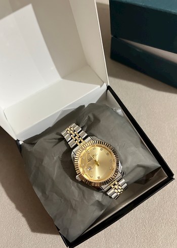 Parlak Altın Taşlı  Modern  kadın Saati - Görsel 2