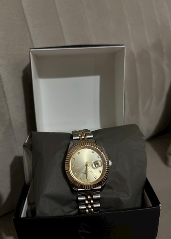 Parlak Altın Taşlı  Modern  kadın Saati - Görsel 8