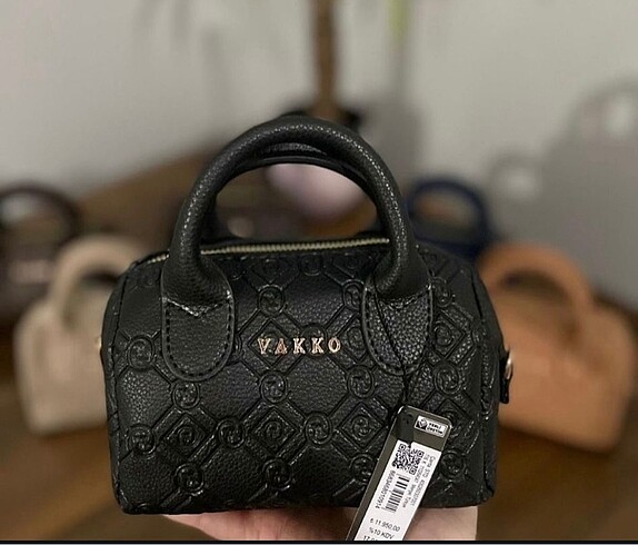 Siyah mini çanta