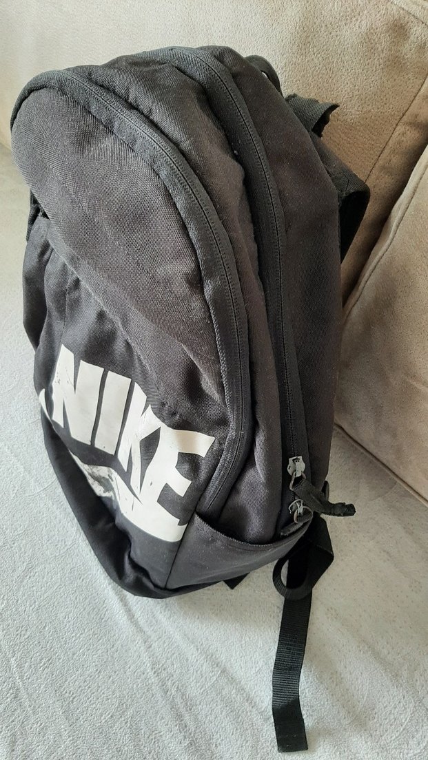 Siyah Nike Okul Çantası - Görsel 2