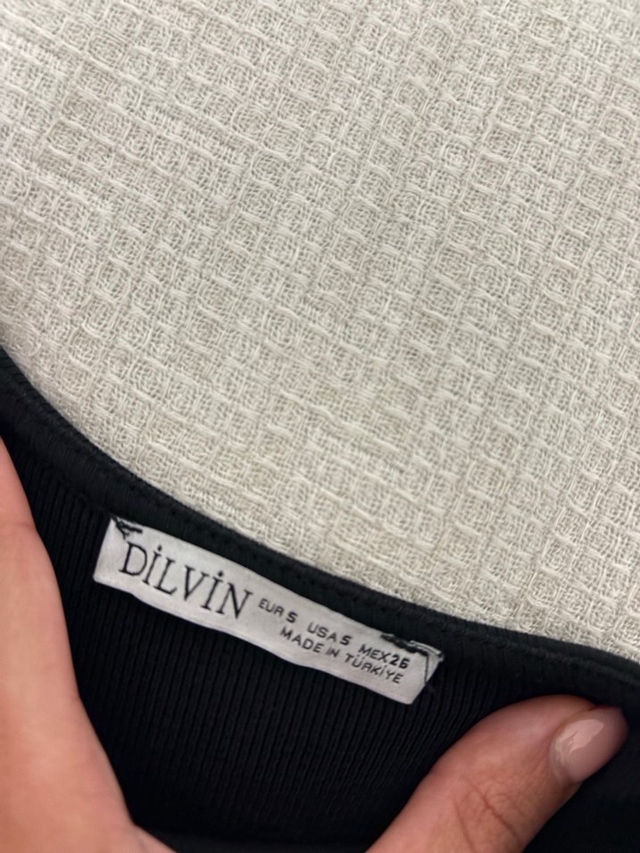 Siyah Boyundan Geçirmeli Crop - Görsel 2