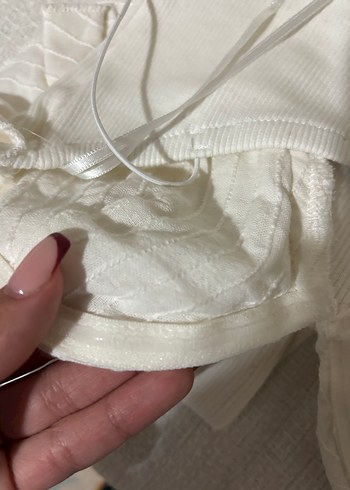 Beyaz Fırfırlı Askılı Body - Görsel 4