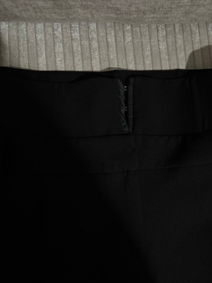 Kemer Tokalı Siyah Mini Deri Pantolon - Görsel 4