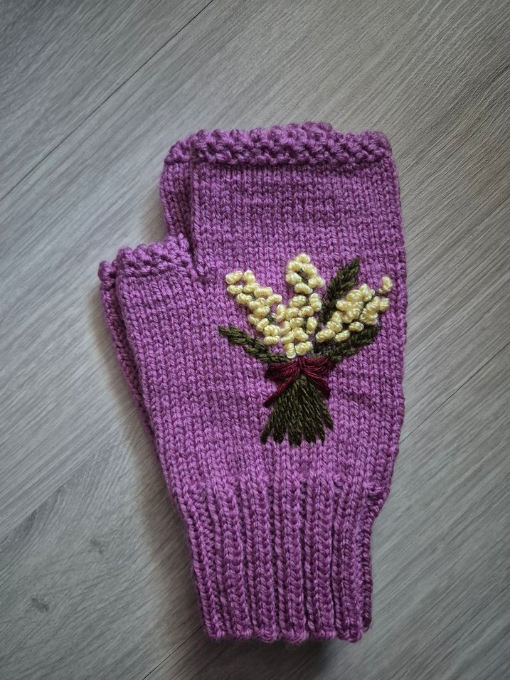 Mor Nakışlı Örgü Parmaksız Eldiven - Görsel 2