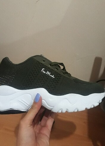 yeni etiketli 