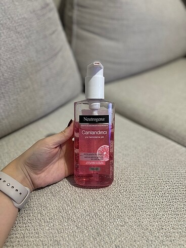 Neutrogena Yüz Temizleme Jeli