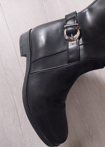 Polaris Tokalı Siyah Çizme - Görsel 4