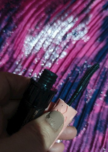 benefit maskara - Görsel 9