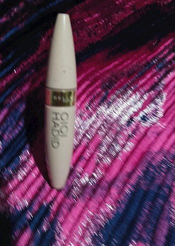 Maybelline Gigi Hadid Beyaz Maskara - Görsel 8