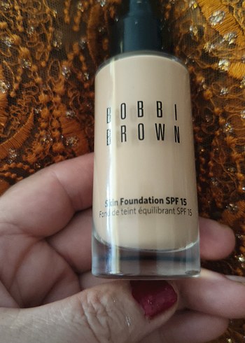 Beden Renk Bobbi Brown SPF15 Parlak Bej Fondöten
