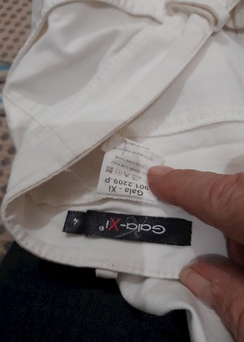 Kadın Beyaz Keten Pilili Midi Pantolon - Görsel 5