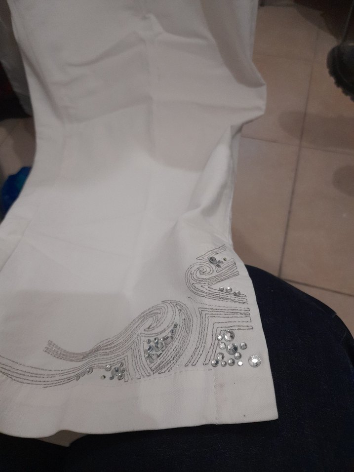 Kadın Beyaz Keten Pilili Midi Pantolon - Görsel 3