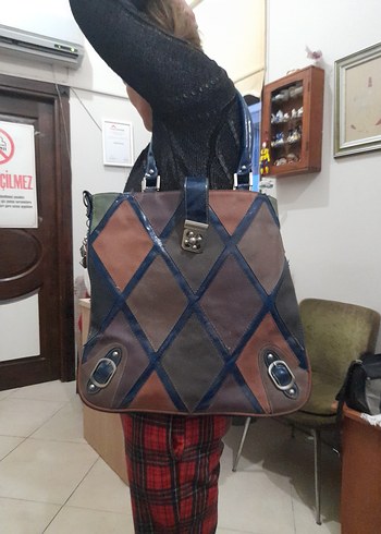 Kilitli Kahverengi Bağlamalı Deri Kadın Çanta - Görsel 3