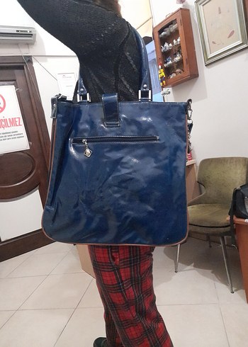 Kilitli Kahverengi Bağlamalı Deri Kadın Çanta - Görsel 8