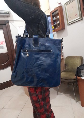 Kilitli Kahverengi Bağlamalı Deri Kadın Çanta - Görsel 7