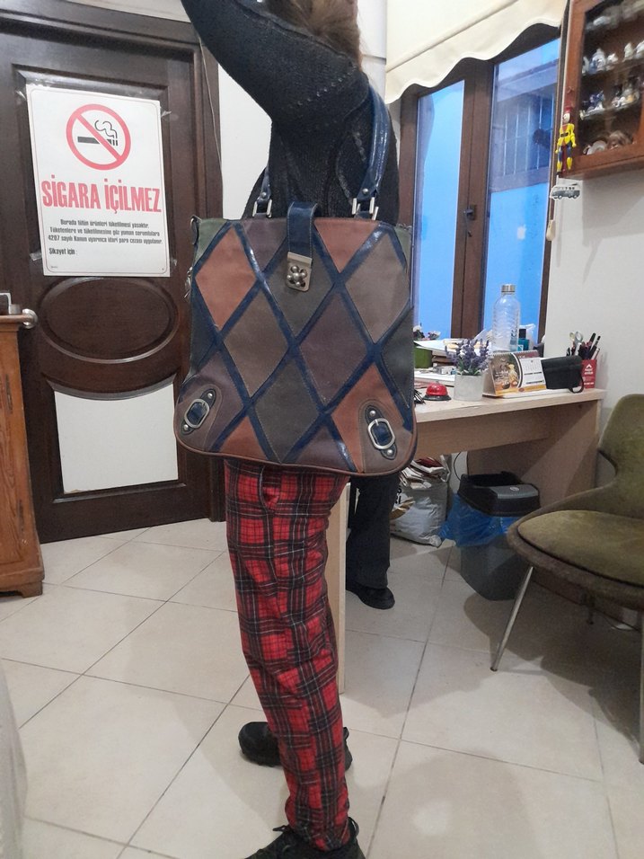 Kilitli Kahverengi Bağlamalı Deri Kadın Çanta - Görsel 4