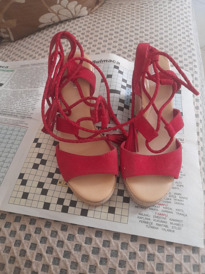 Kırmızı Süet Dolgu Topuklu Kadın Sandalet - Görsel 2