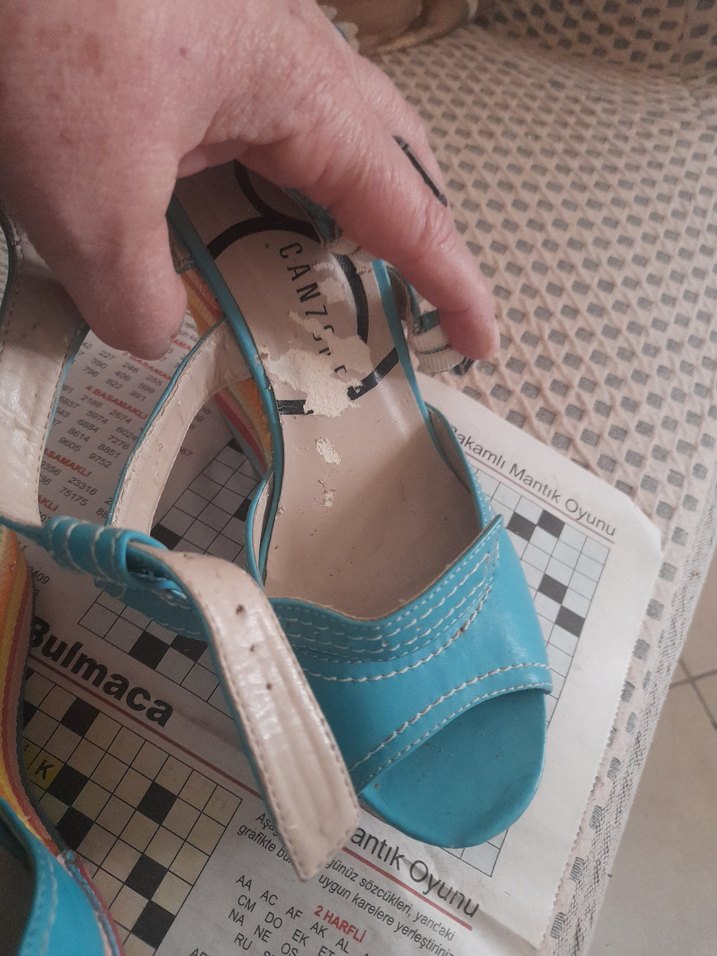 Mavi Tokalı Dolgu Topuk Kadın Sandalet - Görsel 4