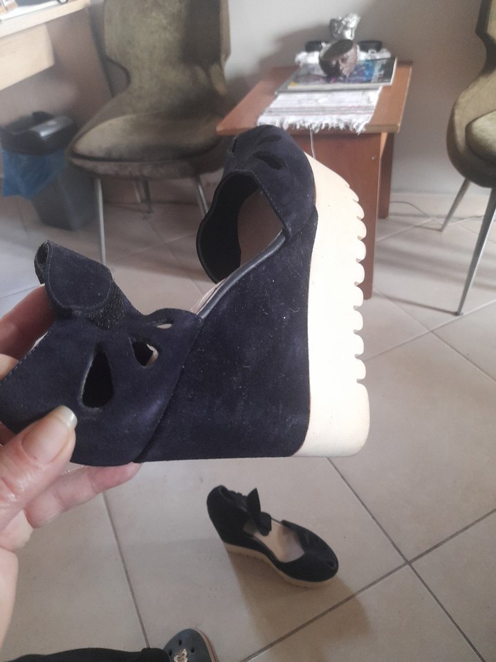 Siyah Dolgu Topuklu Tokalı Kadın Sandalet - Görsel 2