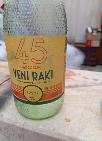 Çok eski cam şişe