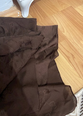 Kahverengi Saten Kadın Şal - Görsel 3