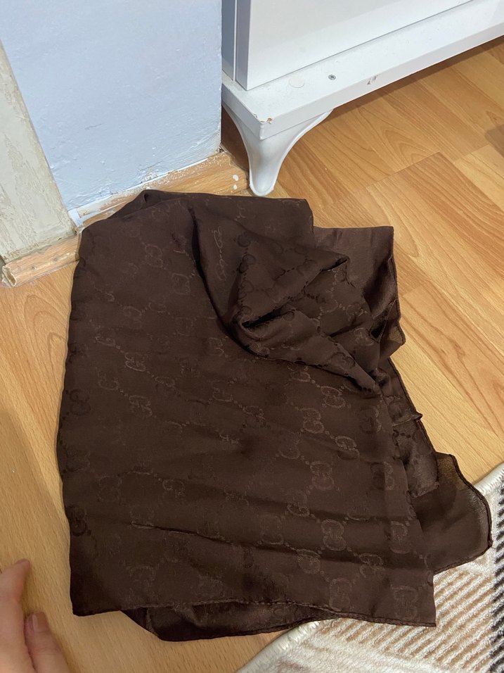 Kahverengi Saten Kadın Şal - Görsel 4