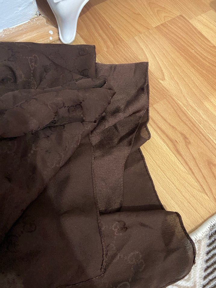 Kahverengi Saten Kadın Şal - Görsel 3