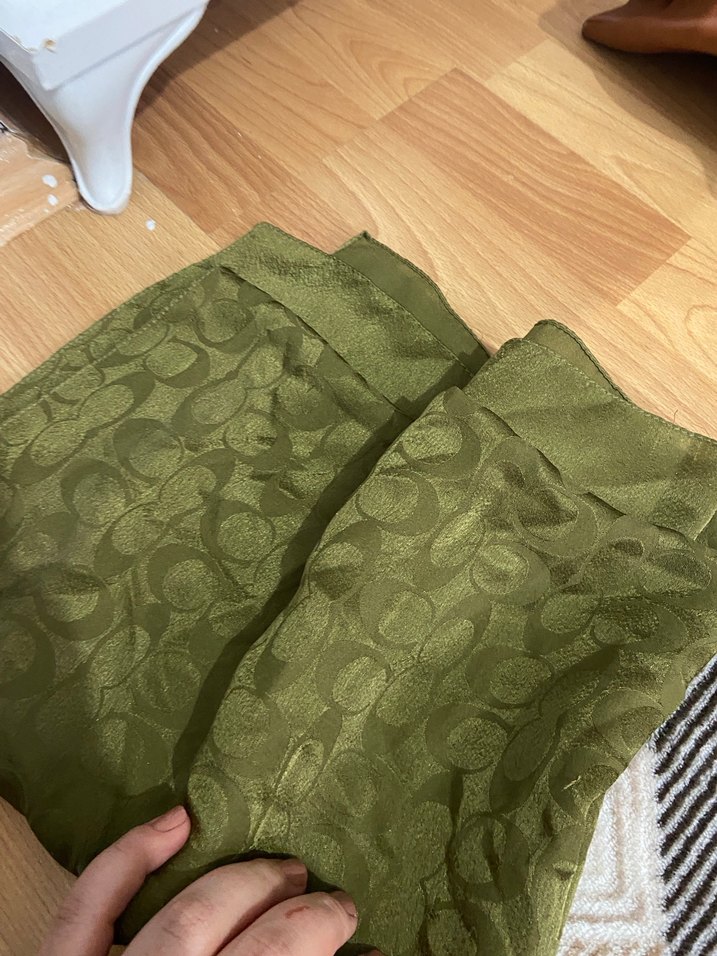 Coach Kadın Haki Parlak Şal - Görsel 3