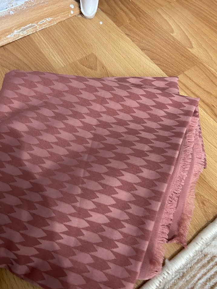 Pembe şal - Görsel 2