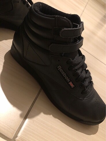 Reebok spor bot