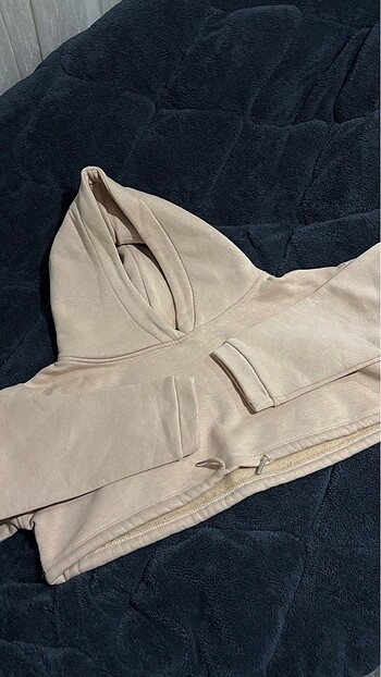 Krem rengi sweat crop
