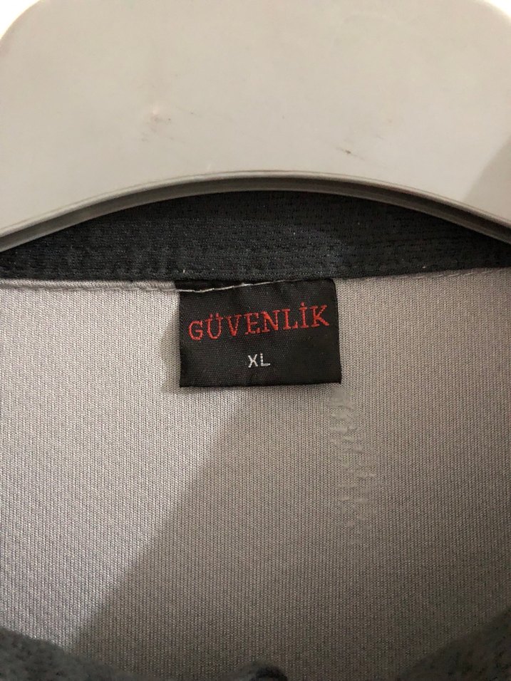 Düğmeli Gri Erkek güvenlik Tişört - Görsel 2