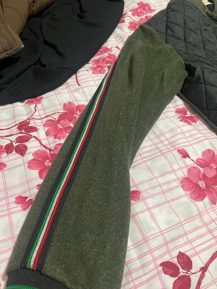 siyah yesil detaylı kapalı mont - Görsel 5