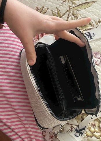 Beyaz Baskılı Deri Calvin Klein Çapraz Çanta - Görsel 3