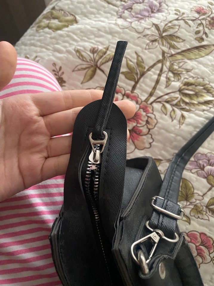 Klasik Siyah Deri Kadın Omuz Çantası - Görsel 4